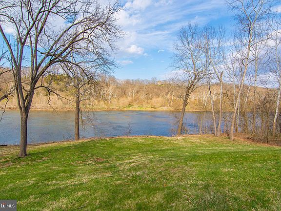 4th image of 354 Riverview Shores Dr
