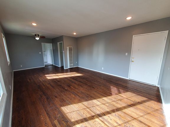 3rd image of 5853 Lexington Ave