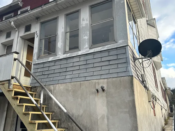 302 W Snyder Ave, Lansford, PA 18232