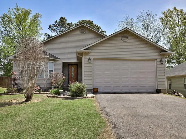 405 Four Pines Pl, Troy, TN 38260