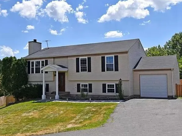 13296 Hollinger Ave, Fairfax, VA 22033