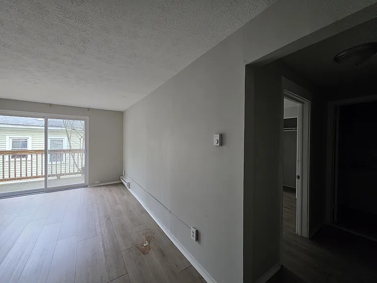 61 Warwick St #H — Photo 3