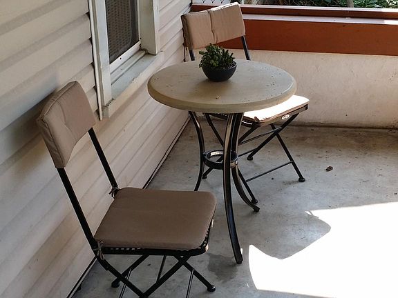 3rd image of 61 W Evelyn Ave