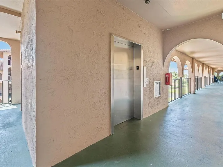 6150 Gulfport Blvd S #514 — Photo 20