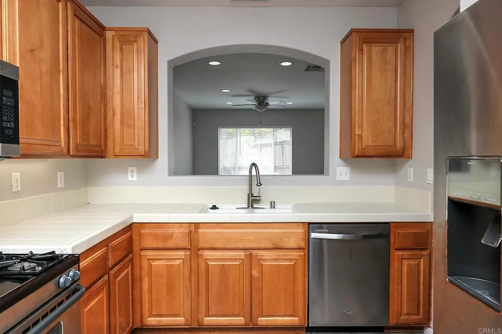 3 bed, 1525 sqft, $3,495 — Photo 3