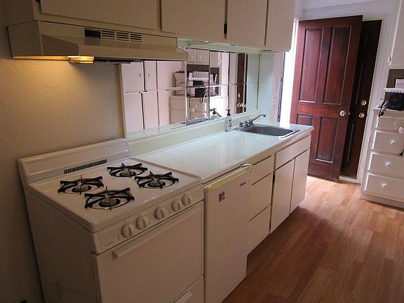 2nd image of 430 Grand Ave