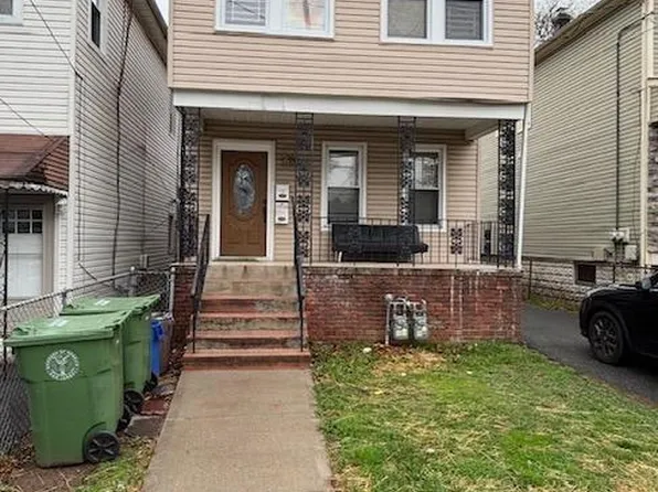 910 Chandler Ave, Roselle, NJ 07203