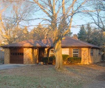 4925 James AVENUE, Racine, WI, 53402