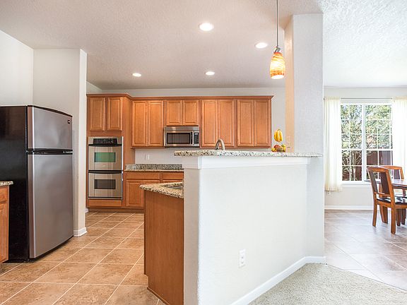 Kitchen with Breakfast Bar