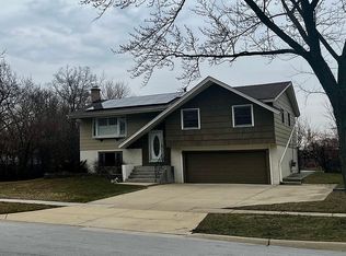 933 Bradford Ln, Schaumburg, IL