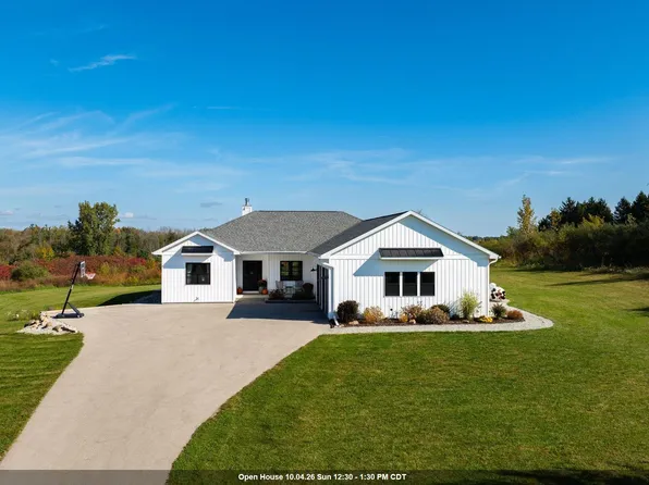 W10190 Ridge Rd, Hortonville, WI 54944