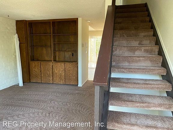 4th image of 1385 Bond St APT A