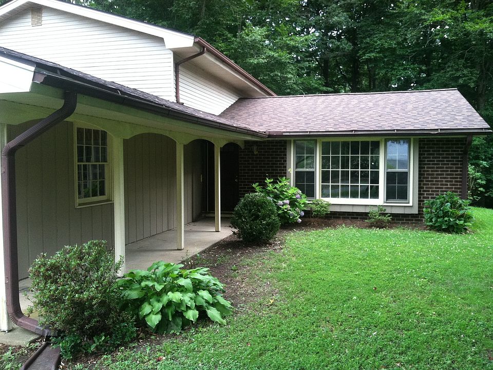 1st image of 208 Creek Ln