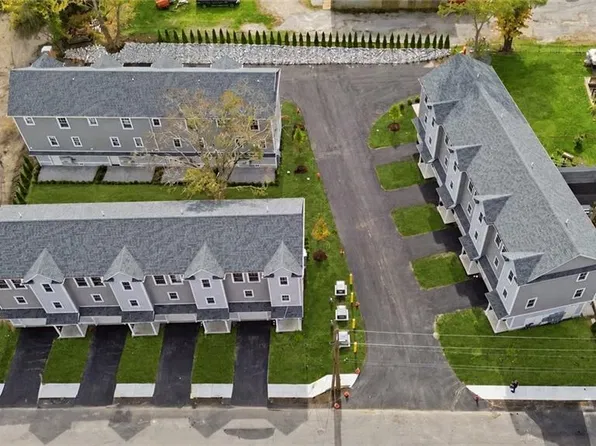 81 Croade St, Warren, RI 02885