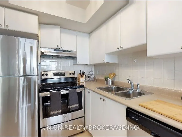 230 King St E #1703 — Photo 4