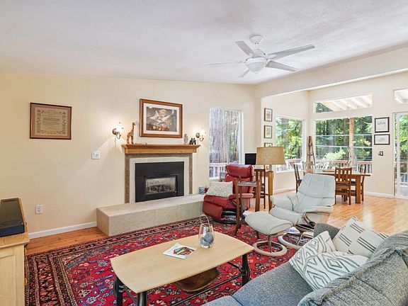 4th image of 361 Daken Brook Dr