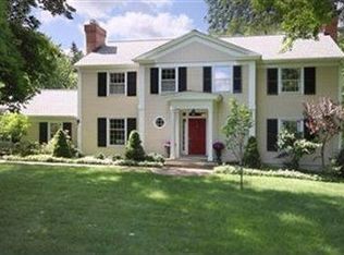 20 Old Farm Rd, Moreland Hills, OH 44022