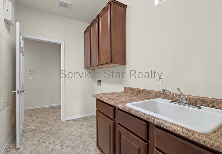 3724 E Robin Ln — Photo 28