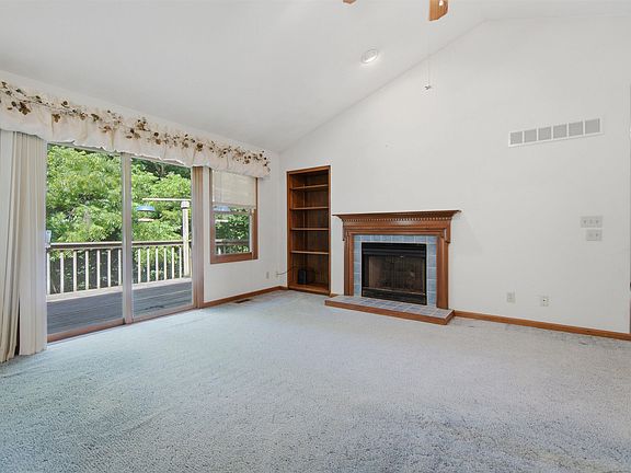 4th image of 120 Hollands Grove Ln