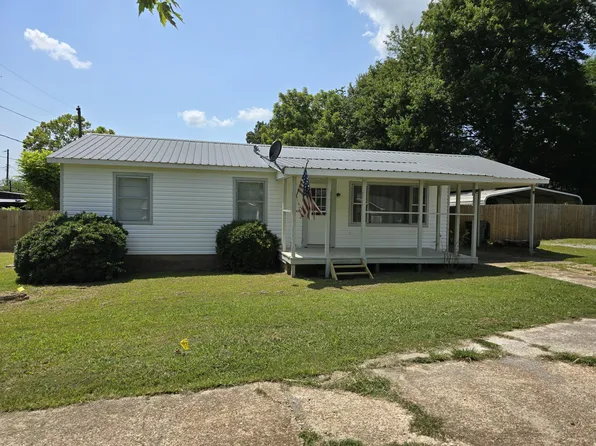 79 Flag Ln, Batesville, AR 72501