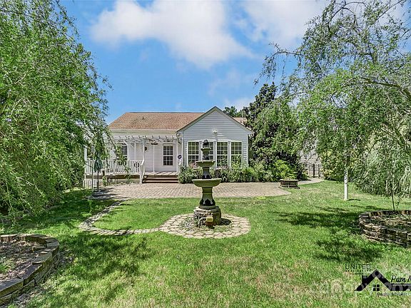 3rd image of 4116 Buckingham Dr