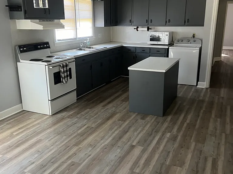 145 Woodland Dr SW — Photo 6
