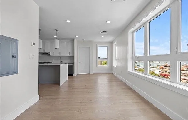 301 Border St #601 — Photo 14