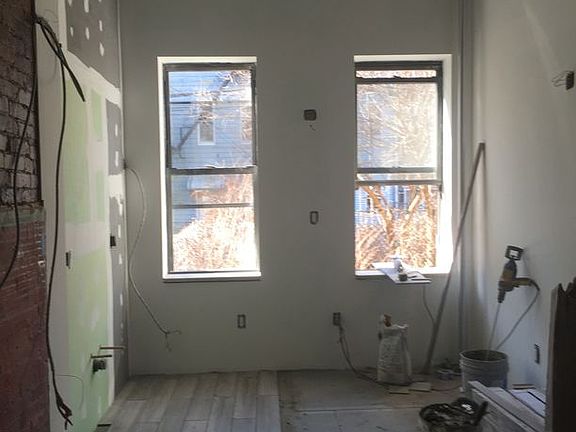 243_Kingsland_Avenue_Apt_1L_a-1