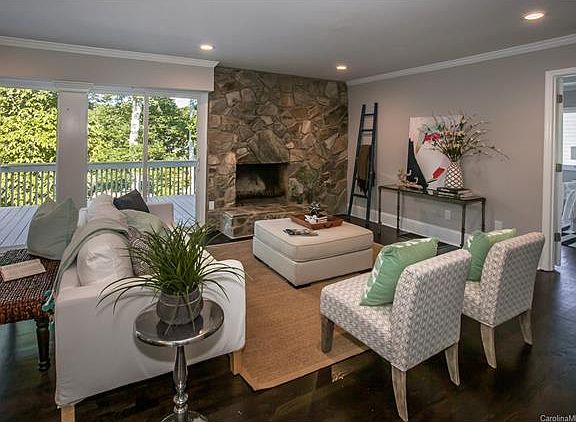 5th image of 8012 Malibu Pointe Ln
