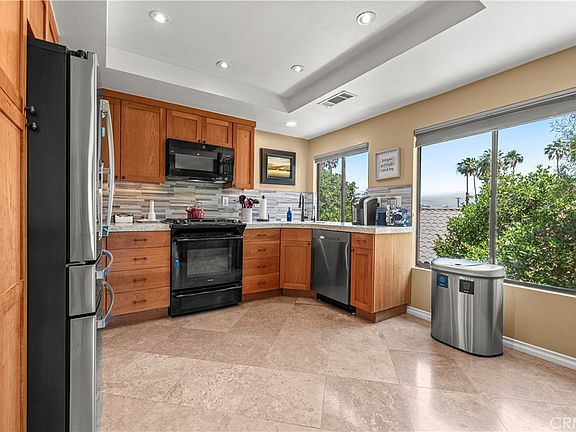 3rd image of 38035 Crocus Ln