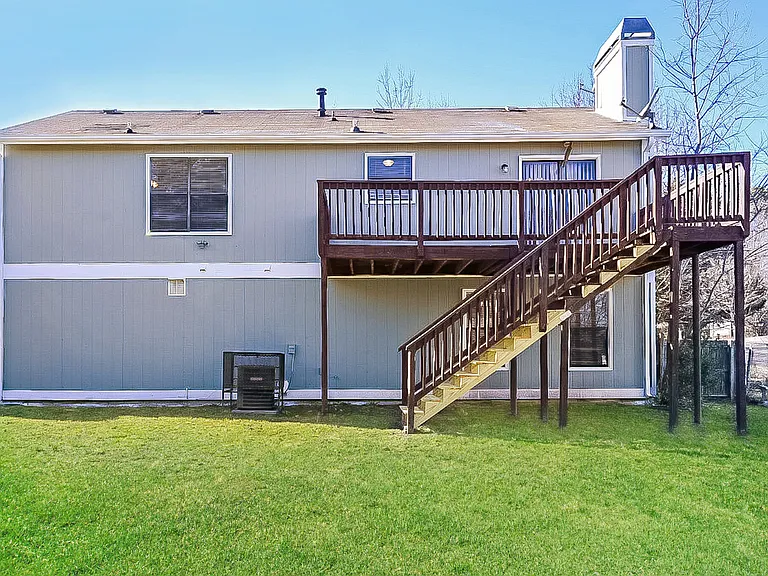 6698 Bent Creek Dr — Photo 16