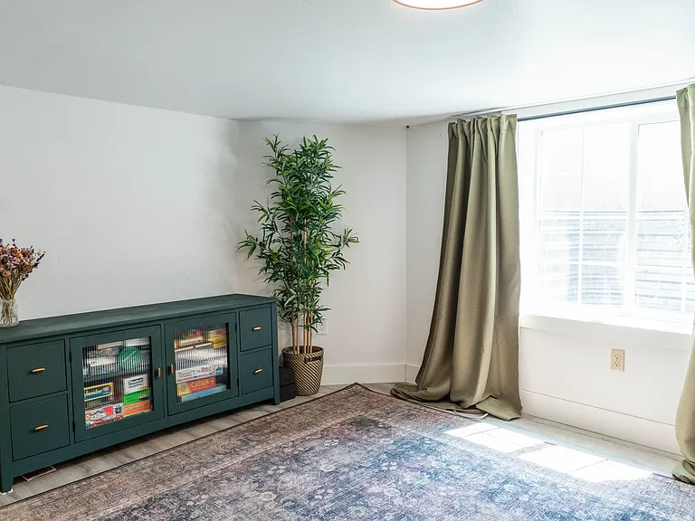 915 S Jefferson St — Photo 13