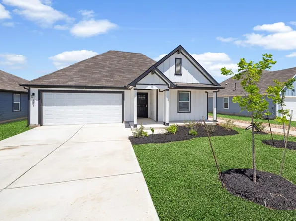 217 Sweetwater Creek Ln, Hutto, TX 78634