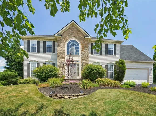 6979 Tuscany Dr, Macungie, PA 18062