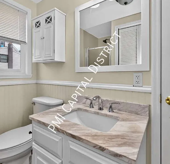 2481 Augustine Ave #B — Photo 16