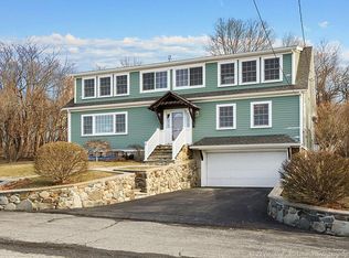 38 Skytop Rd, Ipswich, MA 01938