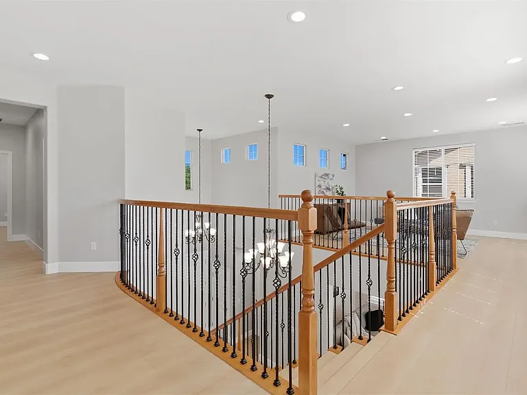 456 N Sierra Madre St — Photo 32