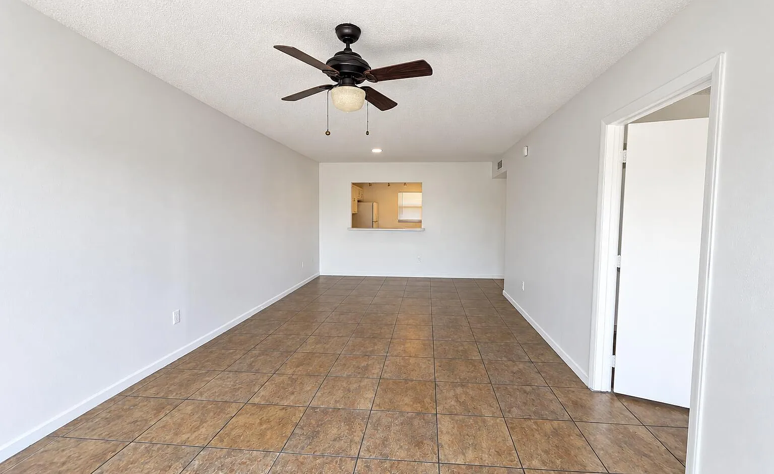 4131 Stirling Rd — Photo 4