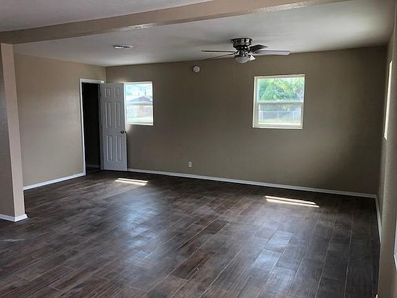 4th image of 5100 Peacock Ln