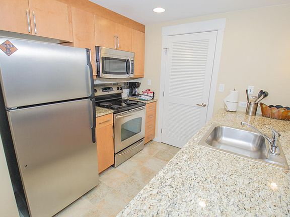 5th image of 670 Winter Park Dr #3426