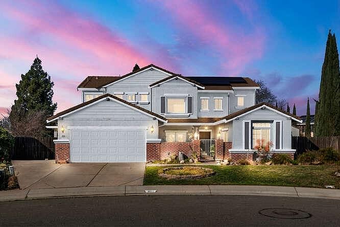 1st image of 260 Saint Lucia Way