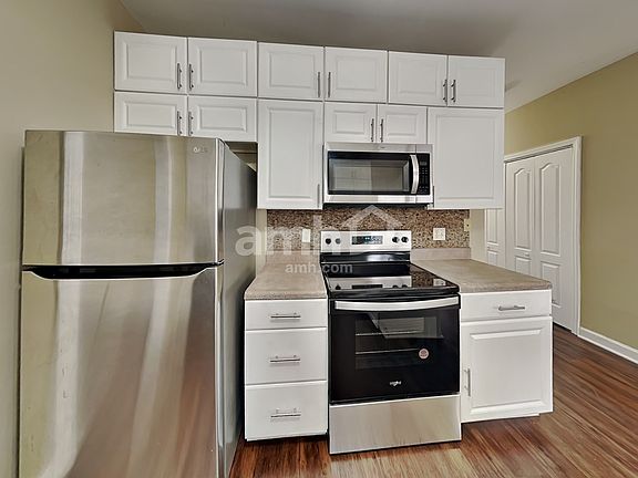 3rd image of 105 Woodland Dr