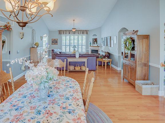 5th image of 4908 Autumn Oaks Dr