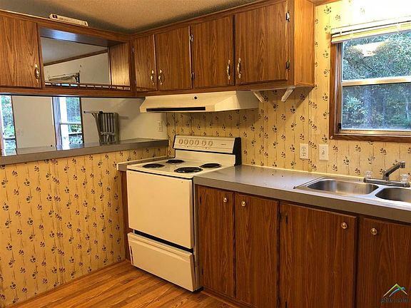 5th image of 17370 Pine Dr