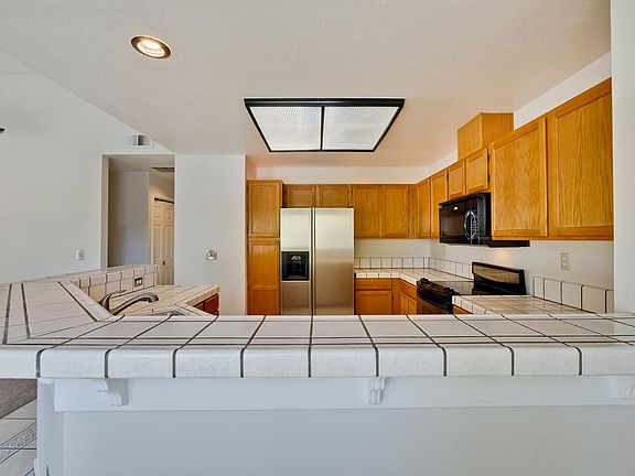 3rd image of 1766 Parkview Green Cir