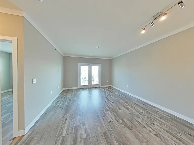 Element of Oakwood — Photo 36