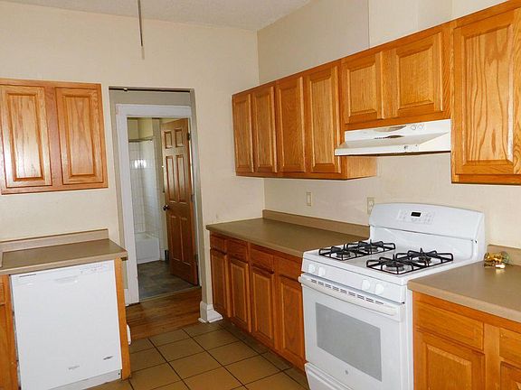 4th image of 1653 Penn Ave N