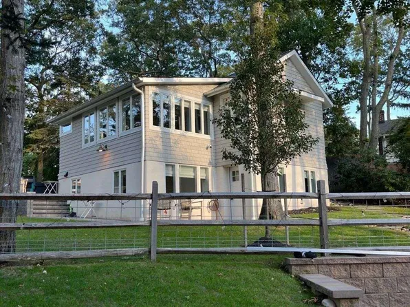 29 Bayville Drive, Sound Beach, NY 11789