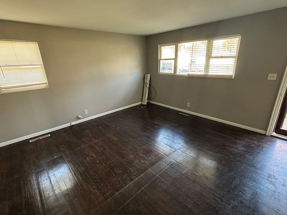 2nd image of 1303 Paula Dr