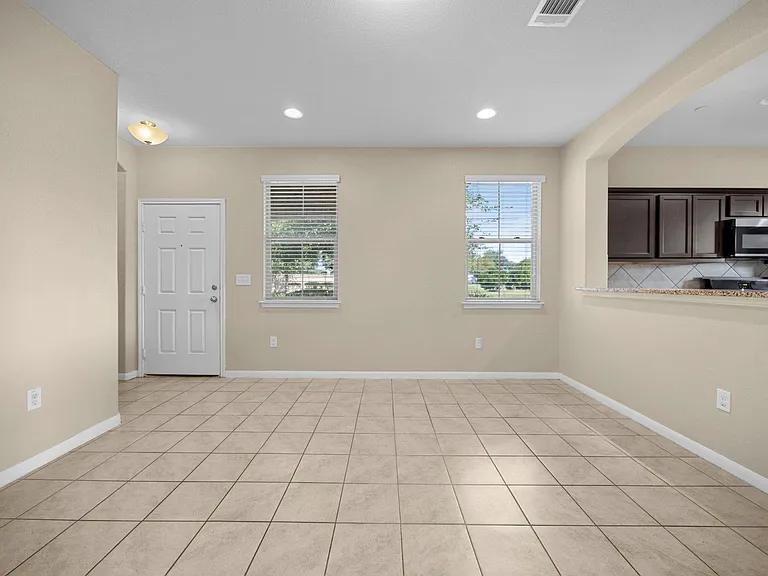 2880 Donnell Dr #101 — Photo 6
